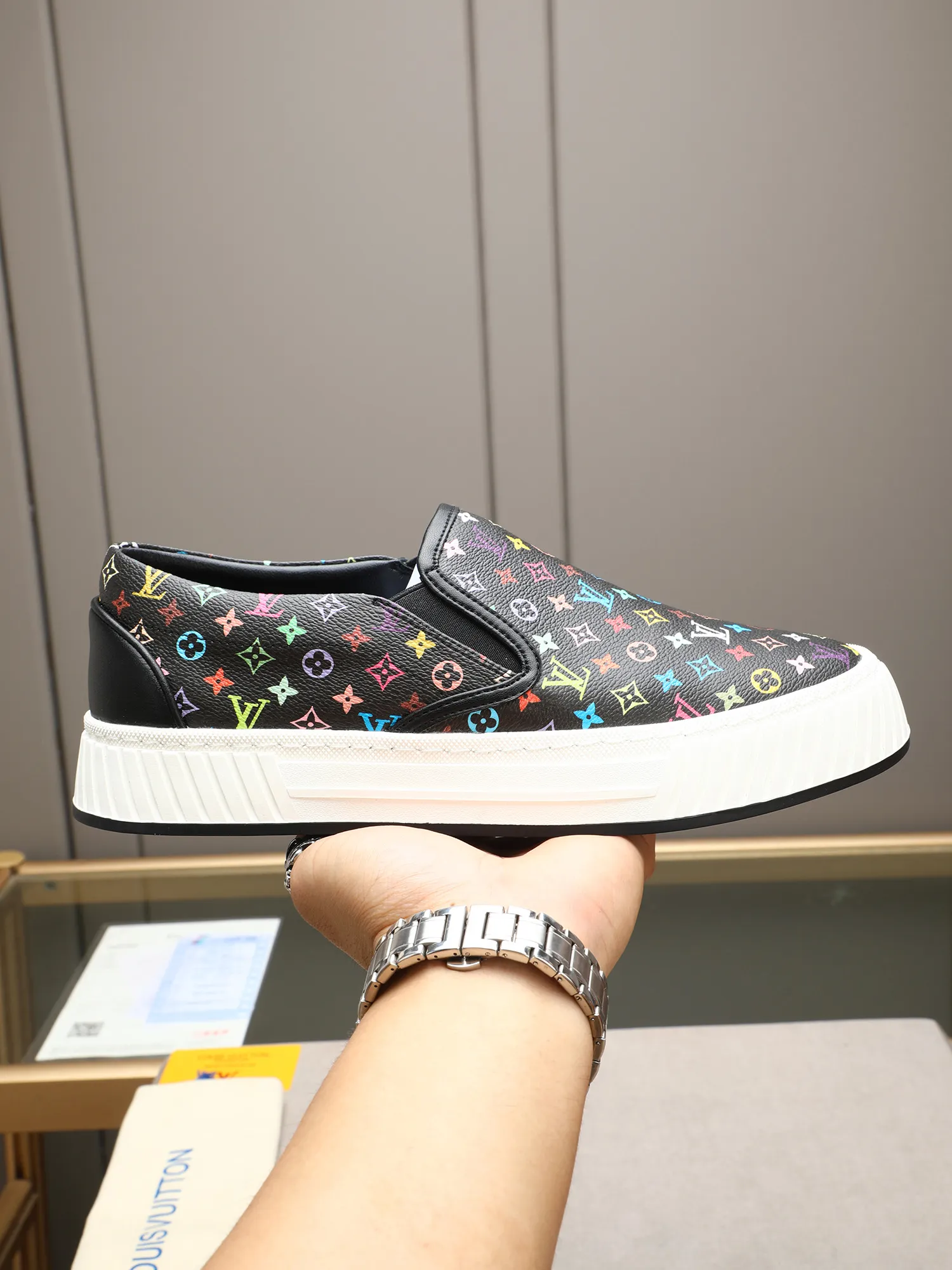 Mainly recommended model 👍👍👍P400 LOUIS VUITTON [Luden Yiwei] - LV upper imported first-layer cowhide combined with LV classic materials 🇩🇪 imported leather lining ➕ non-slip and wear-resistant outsole. Every man's identity is reflected in his elegant and stable upper shoes🚶🏻🚶🏻📯 No matter the wind or rain, the shoe last remains unchanged and can stand the test of time🔍️. ——Code number: 38-44 (45 can be customized)